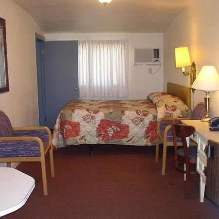Hacienda Motel Alturas Chambre photo